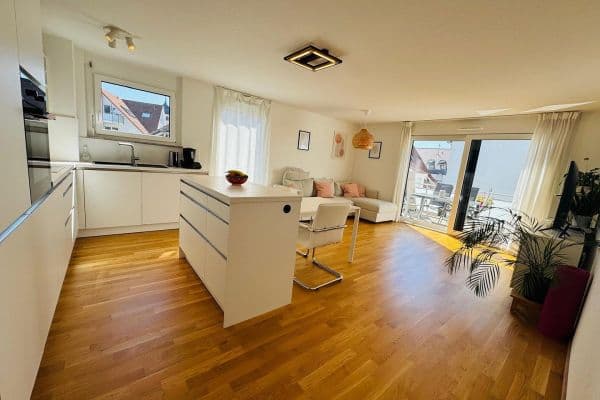 Prenájom bytu 4-izbový 91 m², Wolfschlugen Prenájom bytu 4-izbový 91 m², Wolfschlugen