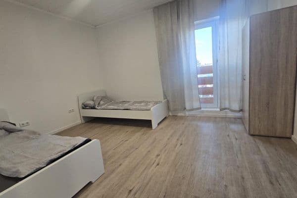 Prenájom bytu 5-izbový 140 m², Greding Prenájom bytu 5-izbový 140 m², Greding
