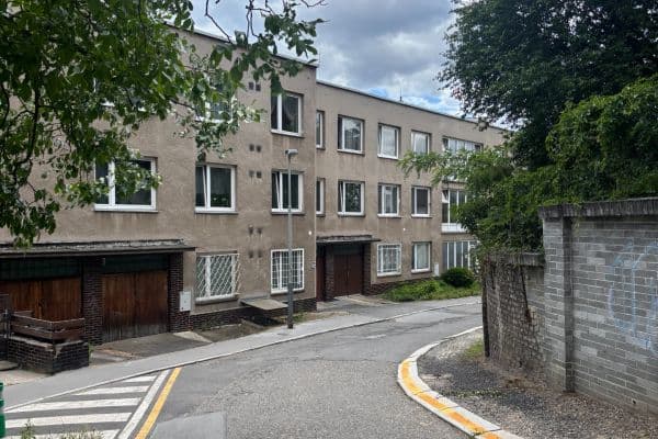Predaj bytu 4-izbový 64 m², U Dvou srpů, Praha Predaj bytu 4-izbový 64 m², U Dvou srpů, Praha