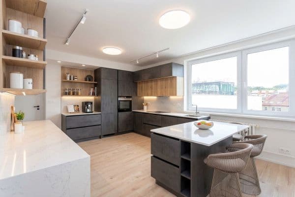 Predaj bytu 4-izbový 64 m², U Dvou srpů, Praha Predaj bytu 4-izbový 64 m², U Dvou srpů, Praha
