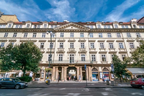 Prenájom bytu 4-izbový 163 m², Národní, Praha Prenájom bytu 4-izbový 163 m², Národní, Praha
