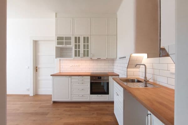 Prenájom bytu 2-izbový 55 m², Baranova, Praha Prenájom bytu 2-izbový 55 m², Baranova, Praha