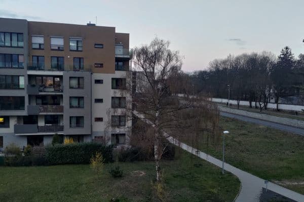 Prenájom bytu 1-izbový 35 m², Hrašeho, Praha Prenájom bytu 1-izbový 35 m², Hrašeho, Praha