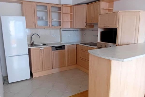 Prenájom bytu 2-izbový 53 m², třída Edvarda Beneše, Hradec Králové Prenájom bytu 2-izbový 53 m², třída Edvarda Beneše, Hradec Králové