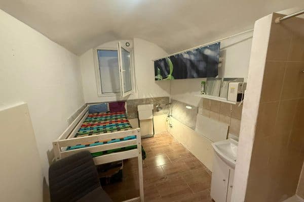 Prenájom bytu 1-izbový 12 m², Umělecká, Prague Prenájom bytu 1-izbový 12 m², Umělecká, Prague