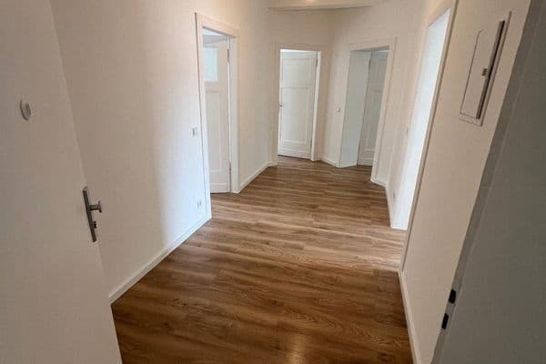 Prenájom bytu 3-izbový 80 m², Düsseldorf, Severné Porýnie - Westfálsko Prenájom bytu 3-izbový 80 m², Düsseldorf, Severné Porýnie - Westfálsko