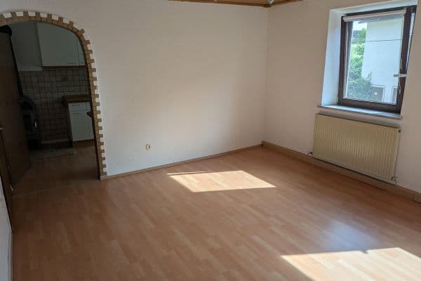 Prenájom bytu 4-izbový 100 m², Markt Erlbach Prenájom bytu 4-izbový 100 m², Markt Erlbach