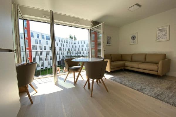 Prenájom bytu 2-izbový 48 m², München, Bavorsko Prenájom bytu 2-izbový 48 m², München, Bavorsko