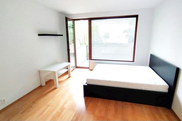 Prenájom bytu 1-izbový 28 m², Pod Kavalírkou, Praha Prenájom bytu 1-izbový 28 m², Pod Kavalírkou, Praha