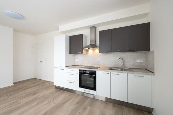Prenájom bytu 1-izbový 32 m², Pod Harfou, Praha Prenájom bytu 1-izbový 32 m², Pod Harfou, Praha