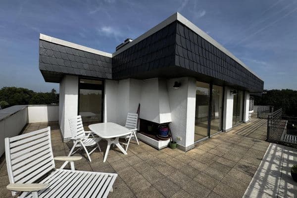 Prenájom bytu 3-izbový 160 m², Uerdingerstrasse 421, Krefeld Prenájom bytu 3-izbový 160 m², Uerdingerstrasse 421, Krefeld