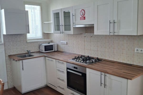 Prenájom bytu 4-izbový 100 m², Rybalkova, Praha Prenájom bytu 4-izbový 100 m², Rybalkova, Praha