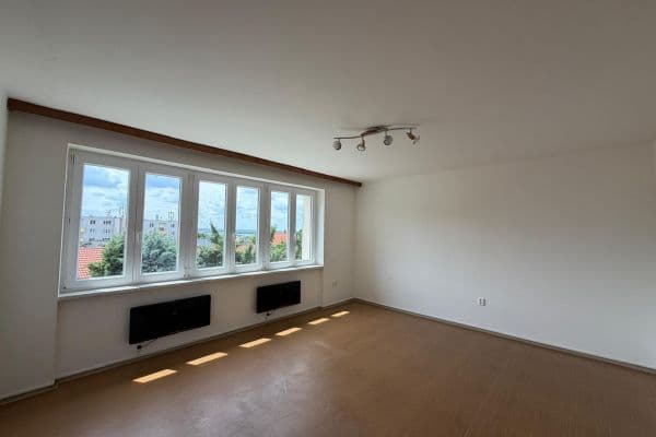 Prenájom bytu 3-izbový 65 m², Horova, Říčany Prenájom bytu 3-izbový 65 m², Horova, Říčany