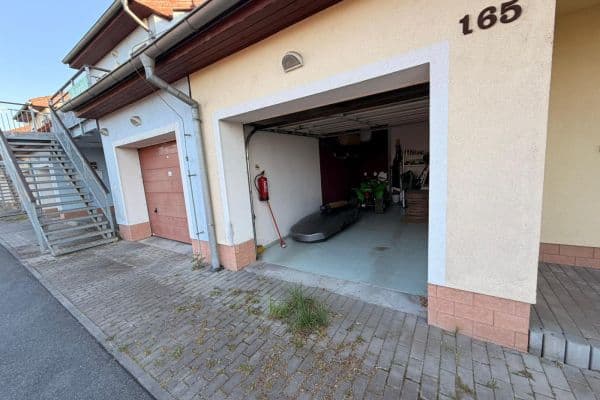 Prenájom garáže 20 m², Hrnčířská, Jesenice Prenájom garáže 20 m², Hrnčířská, Jesenice