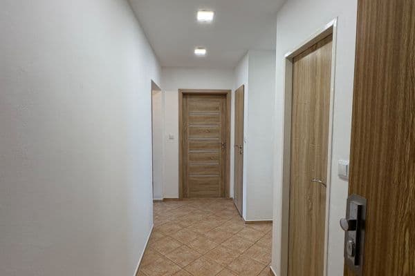 Prenájom bytu 3-izbový 70 m², Trnkova, Olomouc Prenájom bytu 3-izbový 70 m², Trnkova, Olomouc