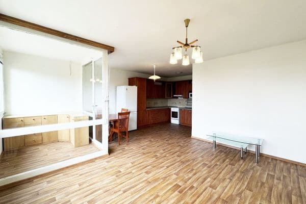 Prenájom bytu 3-izbový 72 m², Hlivická, Praha Prenájom bytu 3-izbový 72 m², Hlivická, Praha