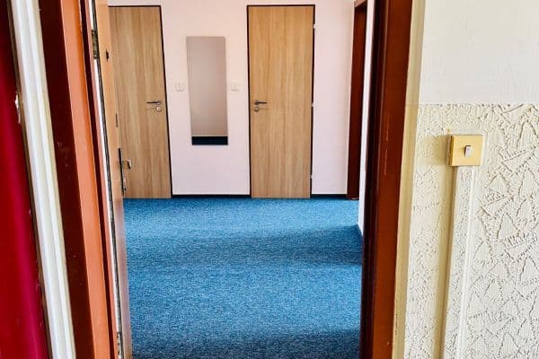 Prenájom bytu 3-izbový 75 m², Hekrova, Praha Prenájom bytu 3-izbový 75 m², Hekrova, Praha