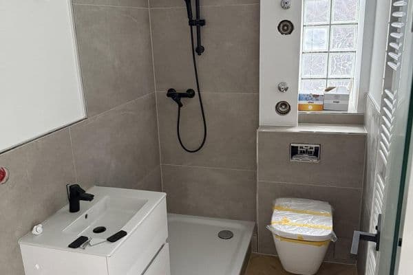 Prenájom bytu 2-izbový 38 m², Köln Prenájom bytu 2-izbový 38 m², Köln
