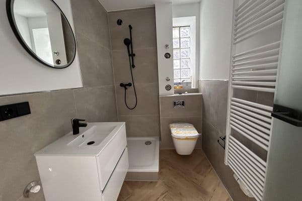 Prenájom bytu 2-izbový 38 m², Köln Prenájom bytu 2-izbový 38 m², Köln