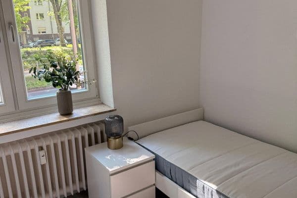 Prenájom bytu 1-izbový 25 m², Heinrichstr. 105, Düsseldorf Prenájom bytu 1-izbový 25 m², Heinrichstr. 105, Düsseldorf