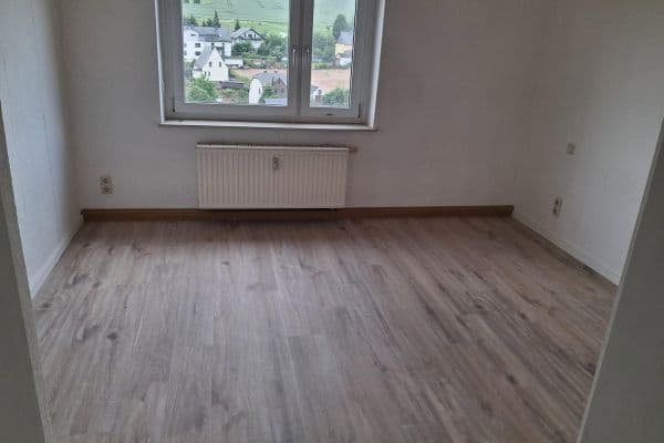 Prenájom bytu 3-izbový 66 m², Bergstraße 12, Drebach, Sasko Prenájom bytu 3-izbový 66 m², Bergstraße 12, Drebach, Sasko