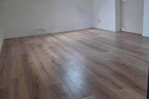 Prenájom bytu 4-izbový 100 m², Bergstraße 12, Drebach, Sasko Prenájom bytu 4-izbový 100 m², Bergstraße 12, Drebach, Sasko