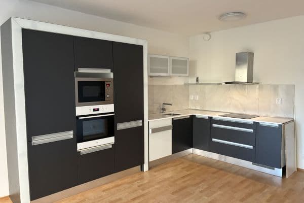 Prenájom bytu 2-izbový 62 m², Jiráskova, Benešov, Středočeský kraj Prenájom bytu 2-izbový 62 m², Jiráskova, Benešov, Středočeský kraj