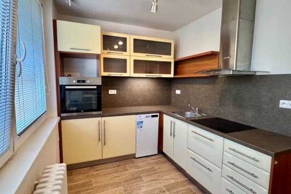 Prenájom bytu 2-izbový 60 m², Brandlova, Hodonín Prenájom bytu 2-izbový 60 m², Brandlova, Hodonín