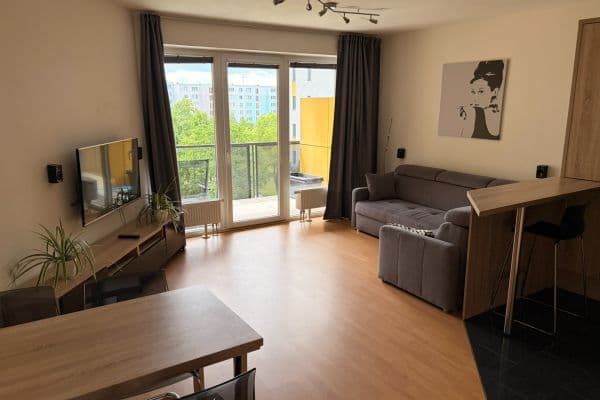 Prenájom bytu 3-izbový 80 m², Horníkova, Brno Prenájom bytu 3-izbový 80 m², Horníkova, Brno