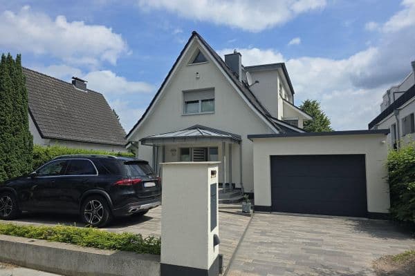 Predaj domu 250 m², pozemek 1.096 m², Berner Straße 52, Hamburg, Hamburg Predaj domu 250 m², pozemek 1.096 m², Berner Straße 52, Hamburg, Hamburg