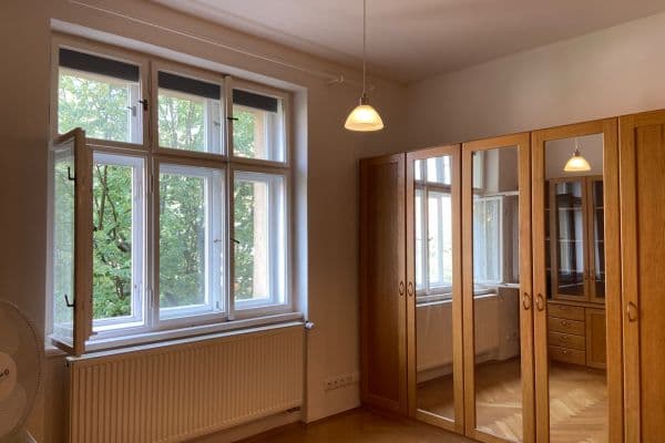 Prenájom bytu 2-izbový 58 m², Národní obrany, Praha Prenájom bytu 2-izbový 58 m², Národní obrany, Praha