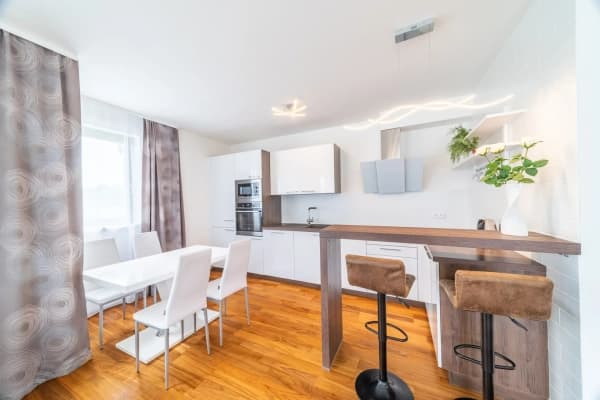 Prenájom bytu 2-izbový 62 m², Nekvasilova, Praha Prenájom bytu 2-izbový 62 m², Nekvasilova, Praha