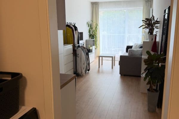 Prenájom bytu 1-izbový 31 m², Českobrodská, Praha Prenájom bytu 1-izbový 31 m², Českobrodská, Praha