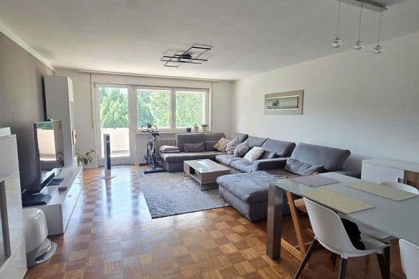 Prenájom bytu 4-izbový 117 m², Danziger-Straße 40, Tübingen Prenájom bytu 4-izbový 117 m², Danziger-Straße 40, Tübingen