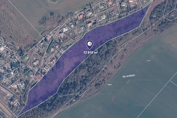 Predaj pozemku 12.610 m², Nižbor Predaj pozemku 12.610 m², Nižbor