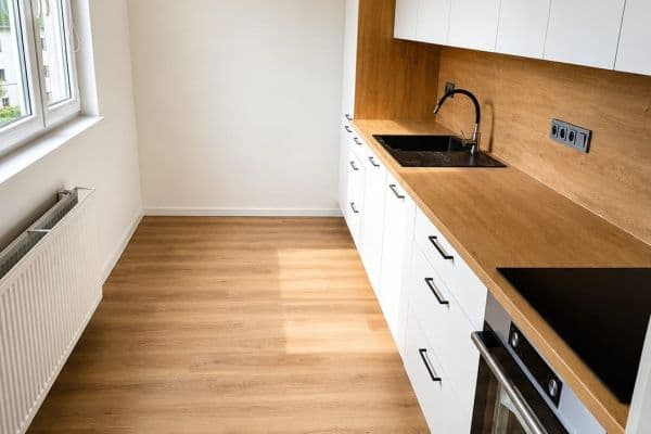 Prenájom bytu 3-izbový 70 m², Okružní, Bruntál Prenájom bytu 3-izbový 70 m², Okružní, Bruntál