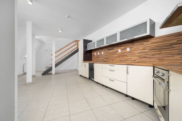 Predaj bytu 4-izbový 109 m², Frýdlantská, Liberec Predaj bytu 4-izbový 109 m², Frýdlantská, Liberec