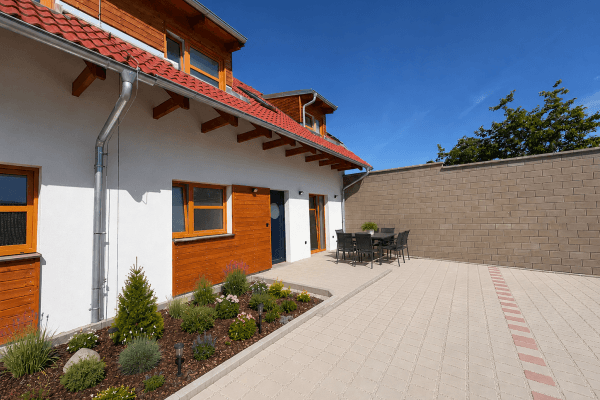Prenájom bytu 4-izbový 105 m², náměstí U Dubu, Stochov Prenájom bytu 4-izbový 105 m², náměstí U Dubu, Stochov
