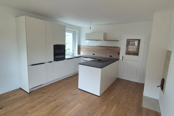 Prenájom bytu 2-izbový 90 m², Bahnhofstraße 6, Seekirchen am Wallersee Prenájom bytu 2-izbový 90 m², Bahnhofstraße 6, Seekirchen am Wallersee