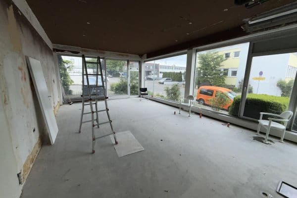 Prenájom nebytového priestoru 230 m², Fellbach Prenájom nebytového priestoru 230 m², Fellbach