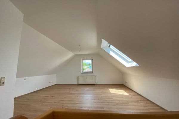 Prenájom bytu 3-izbový 82 m², Bergstraße 14, Sehlem Prenájom bytu 3-izbový 82 m², Bergstraße 14, Sehlem
