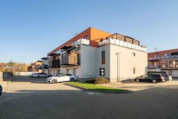 Predaj bytu 3-izbový 74 m², K Meteoru, Hradec Králové Predaj bytu 3-izbový 74 m², K Meteoru, Hradec Králové