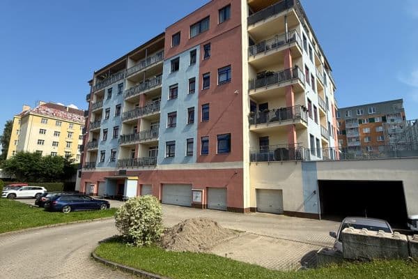 Prenájom bytu 2-izbový 62 m², Uralská, Liberec, Liberecký kraj Prenájom bytu 2-izbový 62 m², Uralská, Liberec, Liberecký kraj