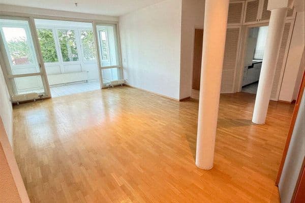 Prenájom bytu 2-izbový 60 m², Stuttgart, Bádensko-Wurttembersko Prenájom bytu 2-izbový 60 m², Stuttgart, Bádensko-Wurttembersko
