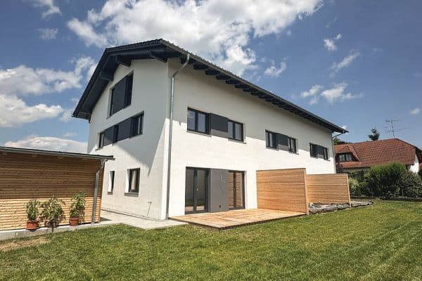 Predaj domu 150 m², pozemek 375 m², Pfanzeltstraße 3, Wallersdorf, Bavorsko Predaj domu 150 m², pozemek 375 m², Pfanzeltstraße 3, Wallersdorf, Bavorsko