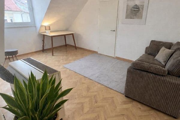 Prenájom bytu 2-izbový 41 m², Stuttgart Prenájom bytu 2-izbový 41 m², Stuttgart