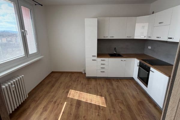 Prenájom bytu 1-izbový 35 m², Peškova, Ústí nad Labem Prenájom bytu 1-izbový 35 m², Peškova, Ústí nad Labem