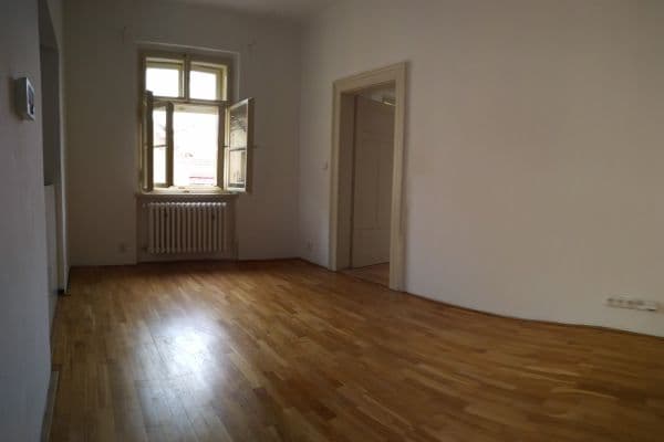 Prenájom bytu 4-izbový 95 m², Kroftova, Praha Prenájom bytu 4-izbový 95 m², Kroftova, Praha