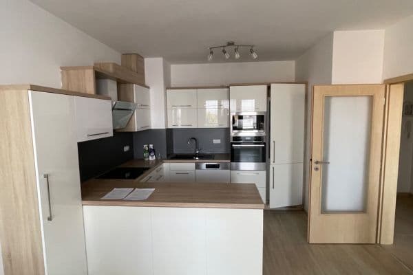 Prenájom bytu 2-izbový 51 m², Zelnice II, Slavkov u Brna Prenájom bytu 2-izbový 51 m², Zelnice II, Slavkov u Brna