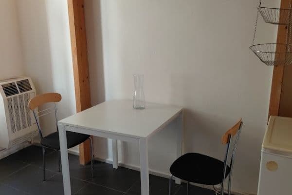 Prenájom bytu 1-izbový 42 m², Varšavská, Praha, Praha Prenájom bytu 1-izbový 42 m², Varšavská, Praha, Praha